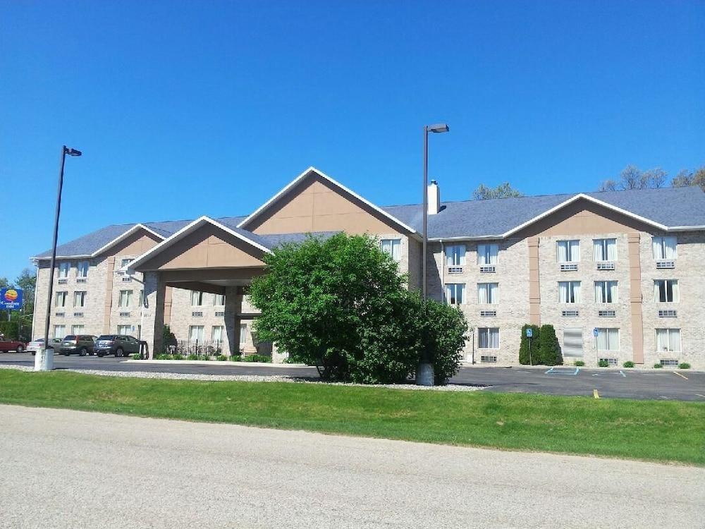 Comfort Inn Whitehall Near Michigan'S Adventure Ngoại thất bức ảnh