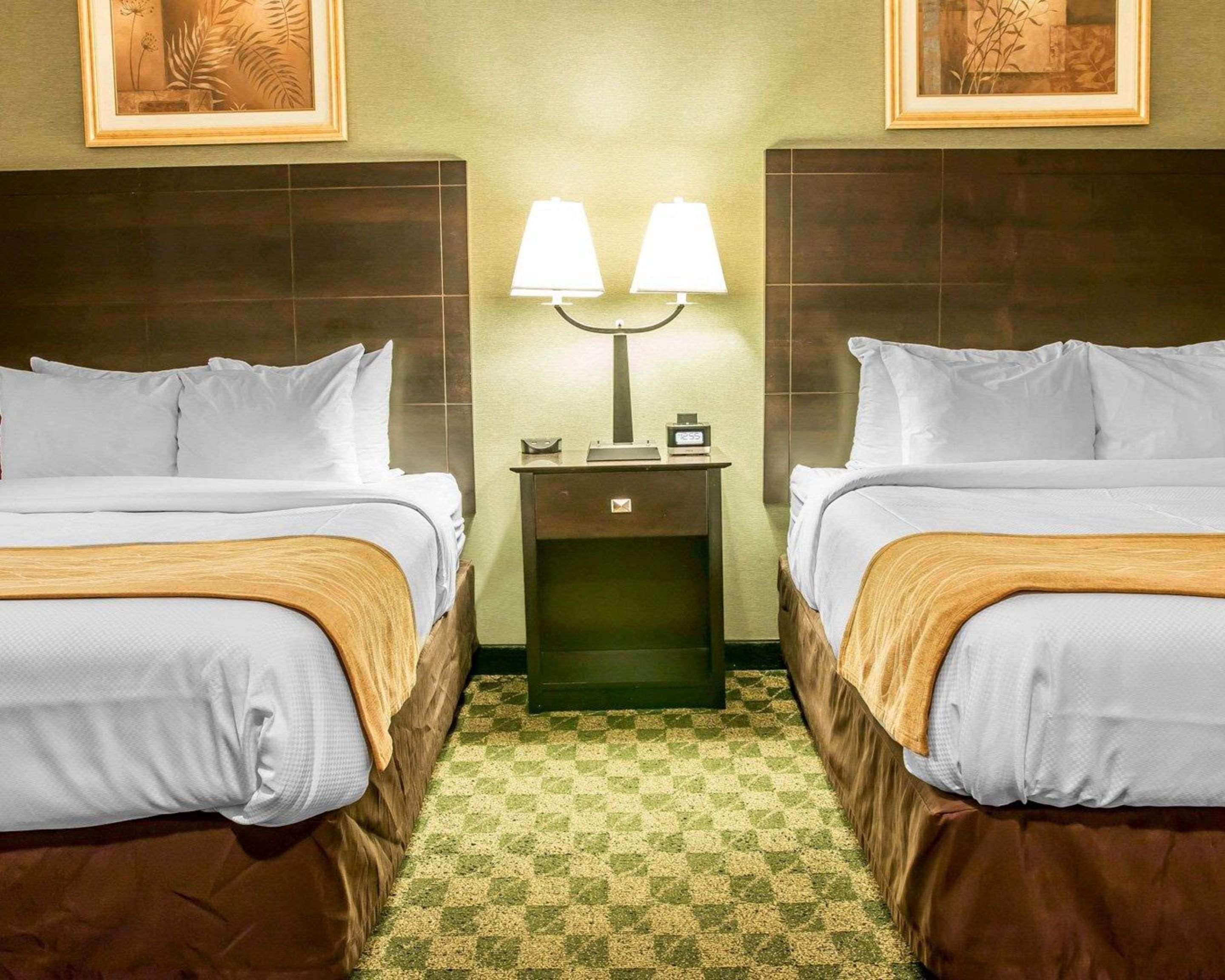 Comfort Inn Whitehall Near Michigan'S Adventure Ngoại thất bức ảnh