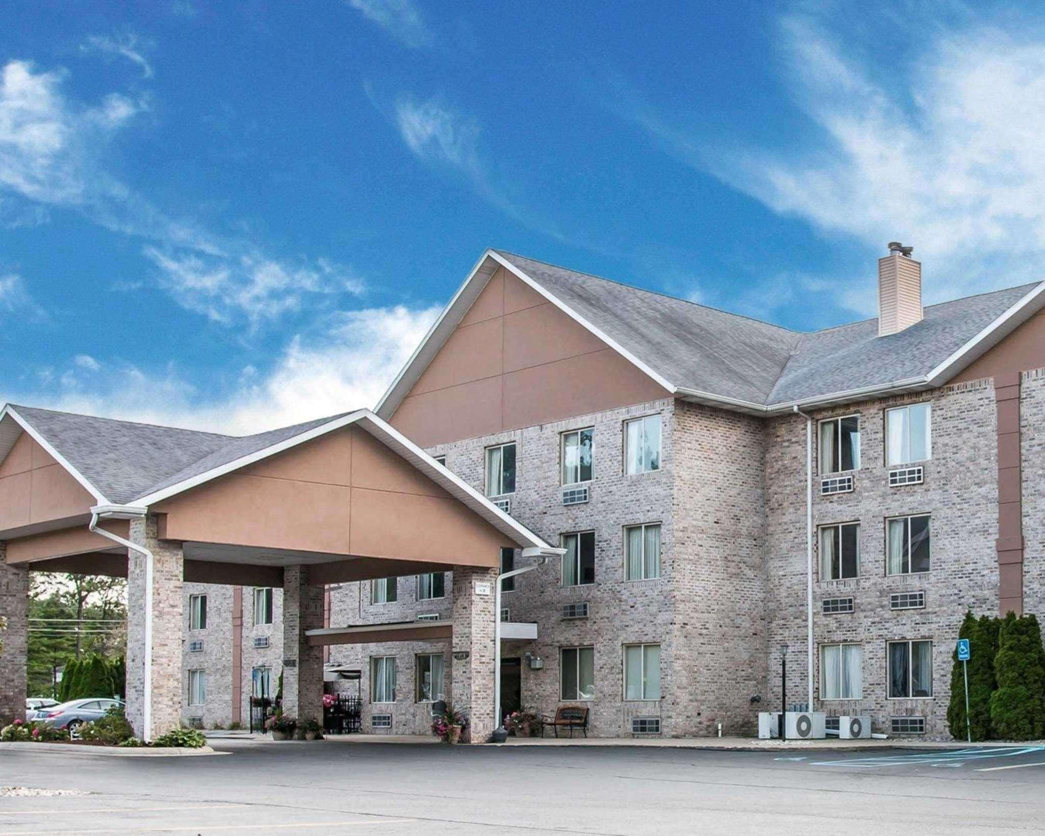 Comfort Inn Whitehall Near Michigan'S Adventure Ngoại thất bức ảnh