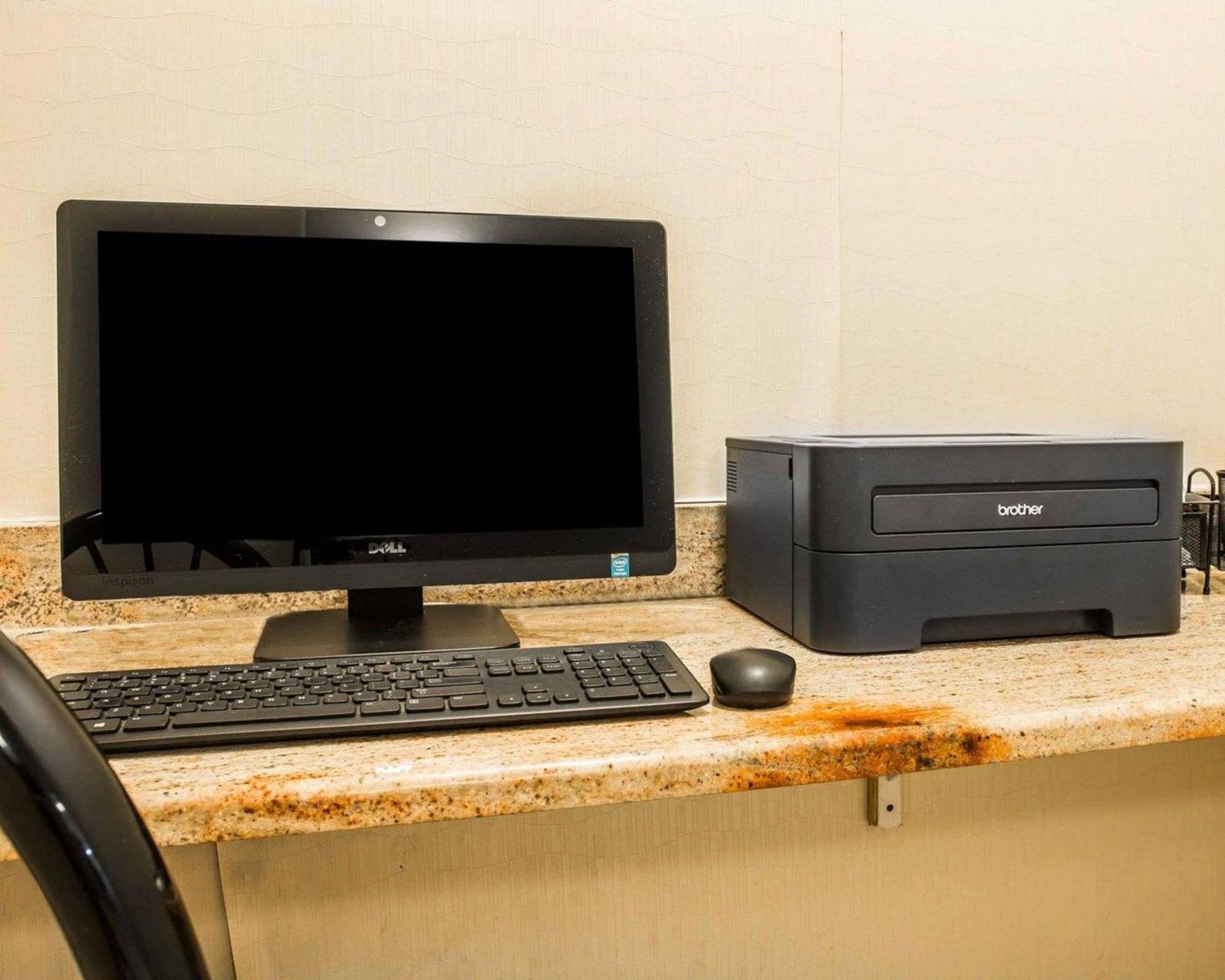 Comfort Inn Whitehall Near Michigan'S Adventure Ngoại thất bức ảnh